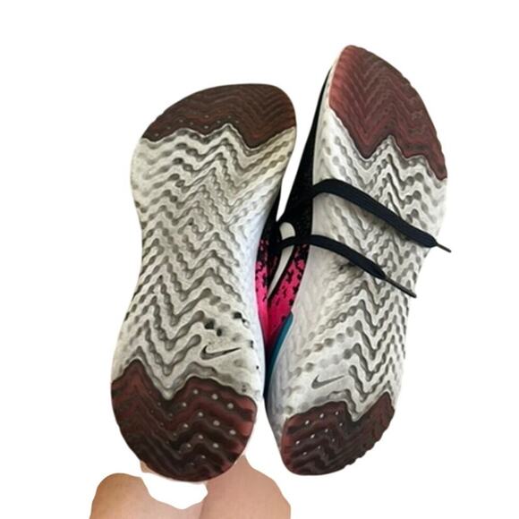 EUC Nike Epic Flyknit Youth sneakers black white rose explosion sz 6.5Y - Picture 6 of 7